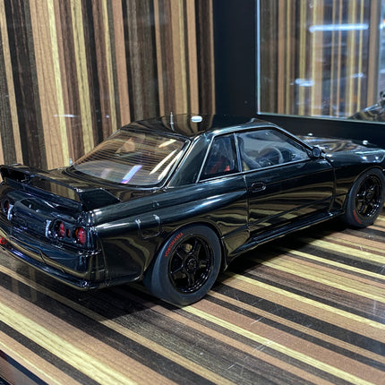 AutoArt Nissan Skyline GT-R R32 Black 1:18 Diecast Model Car - premium collector scale model