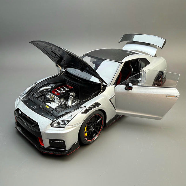 MH Nissan GT-R Nismo R35 Special Edition 1:18 Diecast Model Car - detailed collector display model