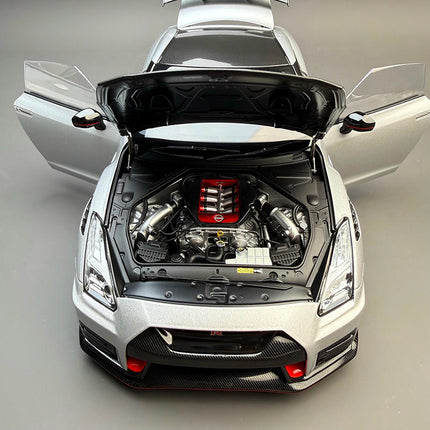 MH Nissan GT-R Nismo R35 Special Edition 1:18 Diecast Model Car - showroom-quality model replica