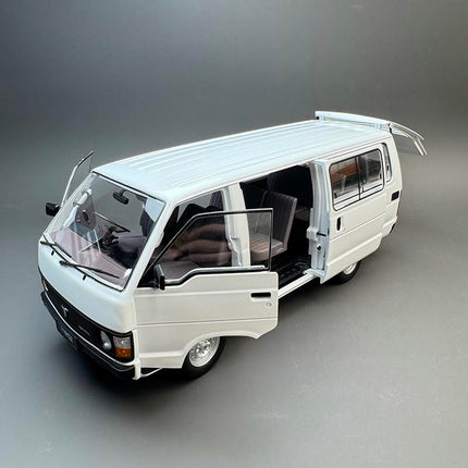 Original Factory Toyota HiAce YH50 Van 1:18 Diecast Model Car - scale model for display
