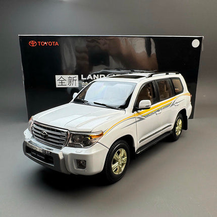 YX Car Model Toyota Land Cruiser LC200 White 1:18 Diecast Model Car - collectible scale model car
