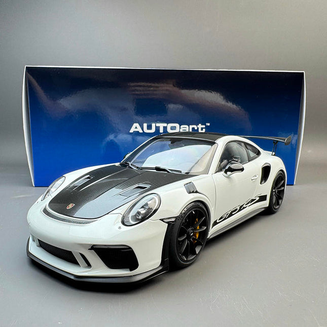 AutoArt Porsche 911 GT3 RS (991.2) 1:18 Diecast Model Car - detailed collector display model