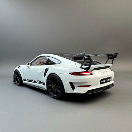 AutoArt Porsche 911 GT3 RS (991.2) 1:18 Diecast Model Car - collectible scale model car