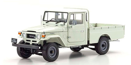 1:18 scale diecast model of classic Toyota Land Cruiser pickup truck, white, detailed replica
