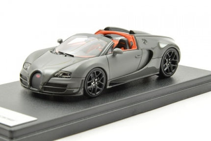 1:18 scale matte black Bugatti Veyron diecast model car with red interior on display base