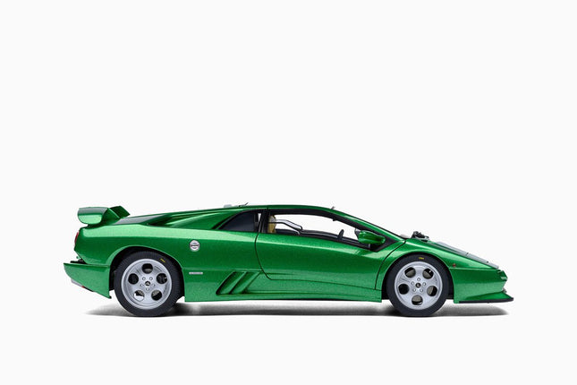 https://www.mydiecastcars.com/wp-content/uploads/2024/09/Lamborghini-Diablo-SE30-green1.jpg