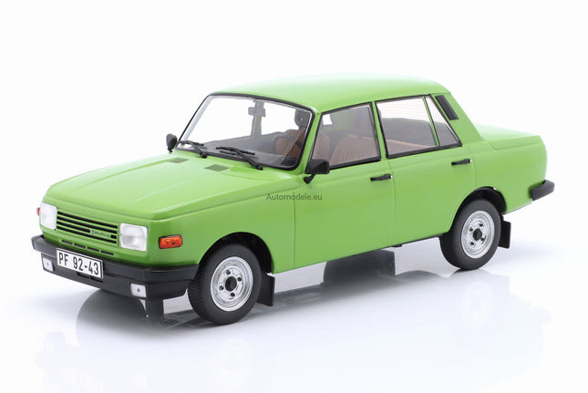 https://automodele.eu/environment/cache/images/productGfx_754432_0_0/MCG18062-Wartburg-353-1985-Green-MCG-118.jpg