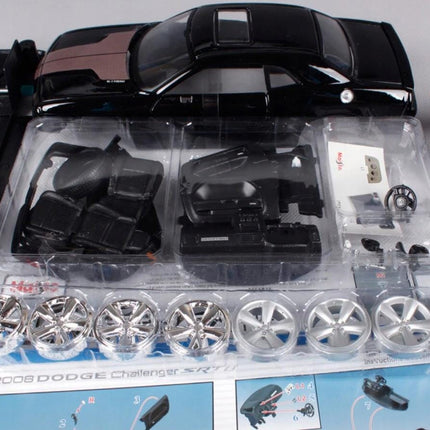 Maisto 2008 Dodge Challenger SRT8 Diecast Model Kit (1:24 Scale) Collector Car