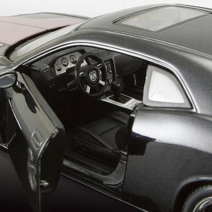 Maisto 2008 Dodge Challenger SRT8 Diecast Model Kit (1:24 Scale) Collector Car