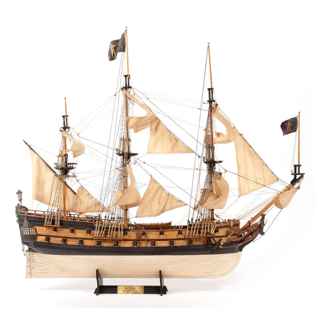 https://cdn.shopify.com/s/files/1/0622/6942/3871/files/Maqueta-de-barco-pirata-Royal-Fortune-OcCre-portada.webp?v=1775830470