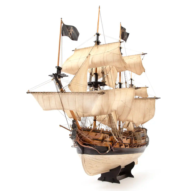 https://cdn.shopify.com/s/files/1/0622/6942/3871/files/Maqueta-de-barco-pirata-Royal-Fortune-OcCre-proa.webp?v=1775830470