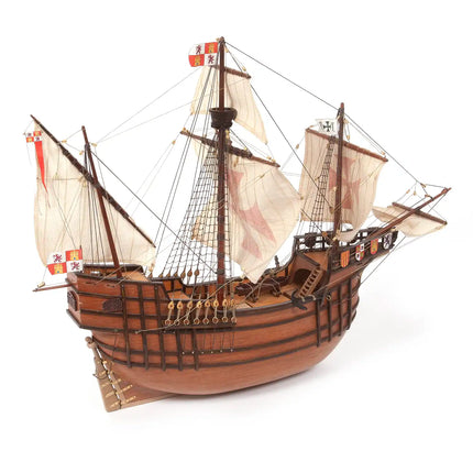 https://cdn.shopify.com/s/files/1/0622/6942/3871/files/Maqueta_Barco_Nao_Santa_Maria_OcCre_Perfil.webp?v=1774353230