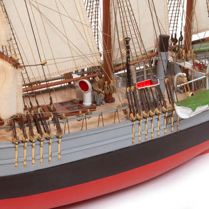 https://cdn.shopify.com/s/files/1/0622/6942/3871/files/Maqueta_barc_de_madera_Fram_OcCre_Estribor_df3c9d75-6e67-4126-bdc4-476c189cd610.webp?v=1761585770