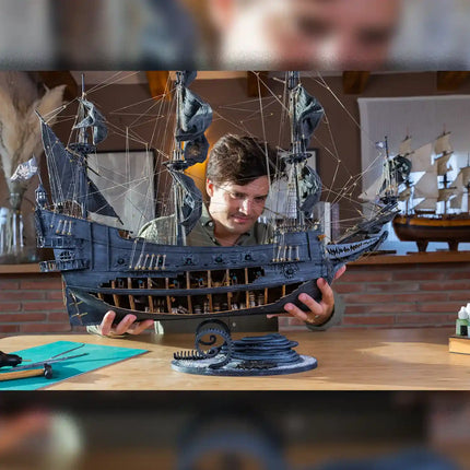 https://cdn.shopify.com/s/files/1/0622/6942/3871/files/Maqueta_barco_de_madera_holandes_errante_occre_modelo.webp?v=1774353449