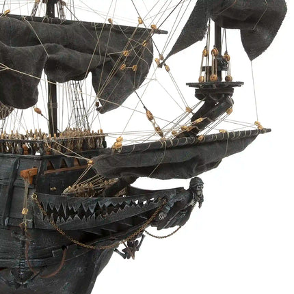 https://cdn.shopify.com/s/files/1/0622/6942/3871/products/Maqueta_barco_de_madera_holandes_errante_proa_occre.webp?v=1774353449