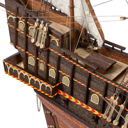 https://cdn.shopify.com/s/files/1/0622/6942/3871/files/MaquetabarcodemaderaGOLDENHINDOcCreCubierta.webp?v=1774353578
