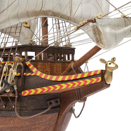 https://cdn.shopify.com/s/files/1/0622/6942/3871/files/MaquetabarcodemaderaGOLDENHINDOcCreproa.webp?v=1774353578