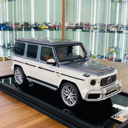 Motor Helix Mercedes Benz G63 AMG UAE Golden Jubilee Edition 1:18 Resin Model Car Silver White - detailed collector display m