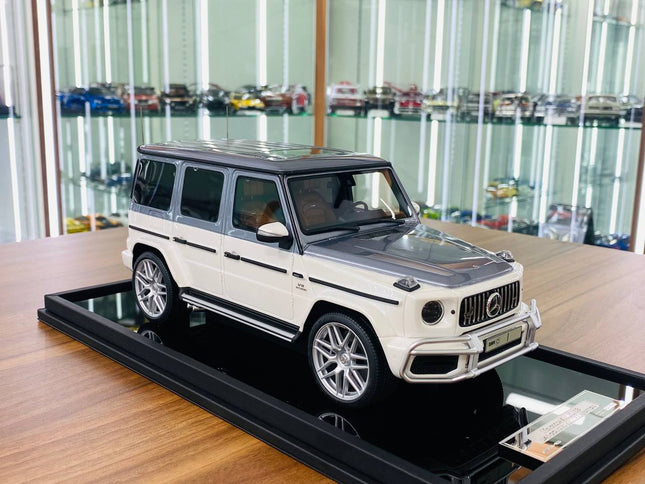 Motor Helix Mercedes Benz G63 AMG UAE Golden Jubilee Edition 1:18 Resin Model Car Silver White - detailed collector display m
