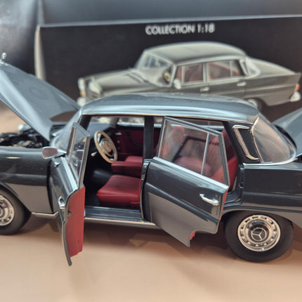 Mercedes-Benz 200 Diecast Model 1:18 Scale, Opening Parts, Personalized Plate