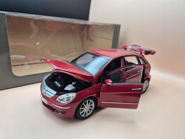 Mercedes-Benz B-Class W245 Red 1:18 Diecast Model Car Kyosho Compact MPV Collectible