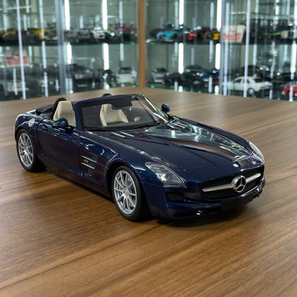 1/18 Diecast Minichamps Mercedes-Benz SLS AMG Roadster (2011) – Blue ( Full Opening) - detailed collector display model