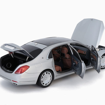 https://www.mydiecastcars.com/wp-content/uploads/2018/12/Mercedes-Maybach-S-Class-silver-4-2.jpg