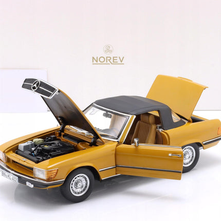 Mercedes 450 SL Diecast Model Car (1:18 Scale) with Custom Plates