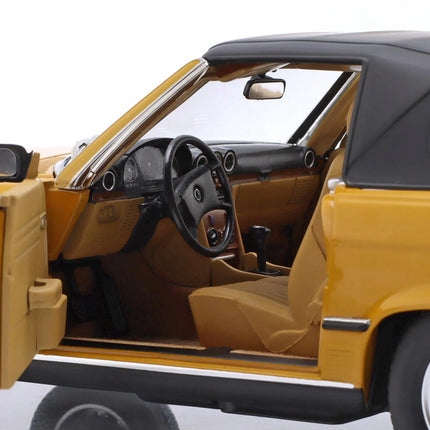Mercedes 450 SL Diecast Model Car (1:18 Scale) with Custom Plates