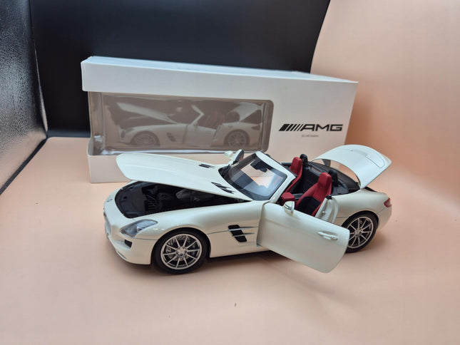 Minichamps Mercedes-Benz SLS AMG Roadster 1:18 Diecast Model with Personalized Plate