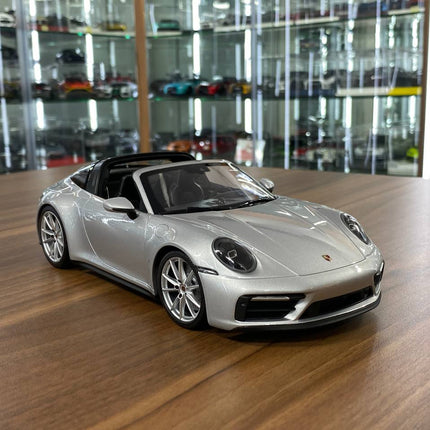 Minichamps Porsche 911 Targa 4 GTS 1:18 Diecast Model GT Silver - detailed collector display model
