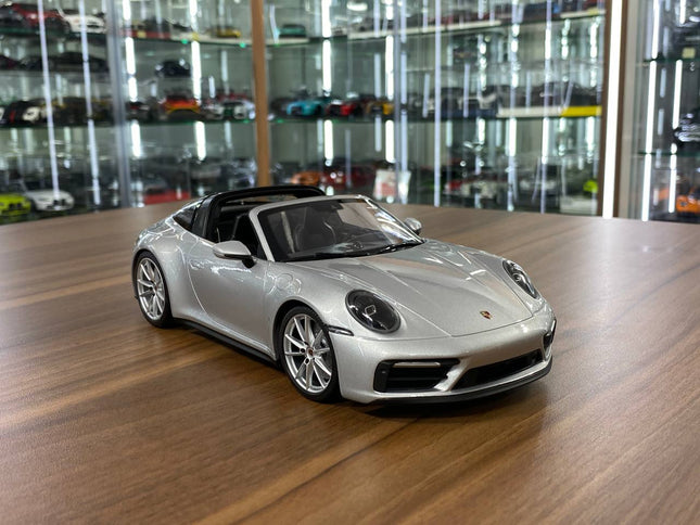 Minichamps Porsche 911 Targa 4 GTS 1:18 Diecast Model GT Silver - detailed collector display model