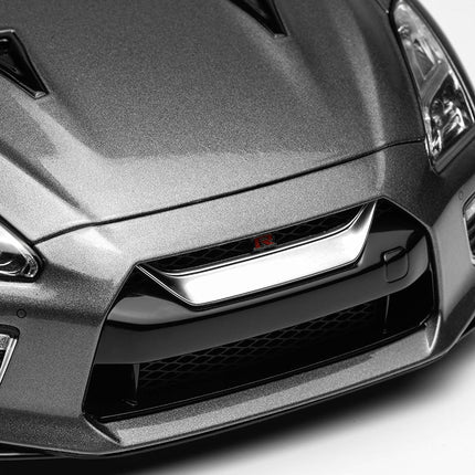 Motorhelix Nissan GT-R R35 Track Edition 1:18 Diecast Model Car - collector edition scale model