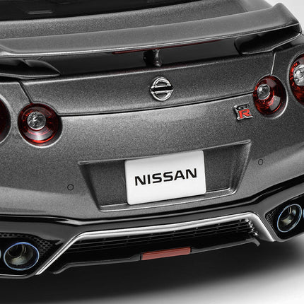 Motorhelix Nissan GT-R R35 Track Edition 1:18 Diecast Model Car - showroom-quality model replica