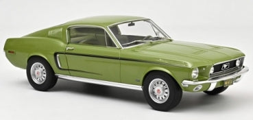 Green 1:18 scale diecast model classic car with detailed exterior and chrome accents