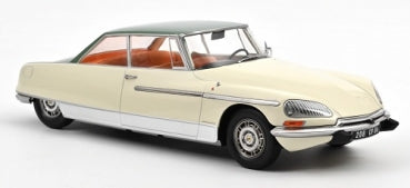 1:18 scale diecast model classic car with cream body, green roof, and detailed interior