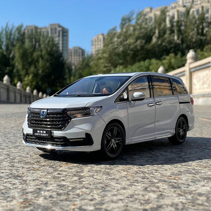 GAC Honda Odyssey Hybrid 2022 1:18 Diecast Model Car - detailed collector display model