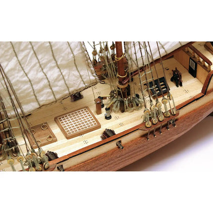 https://cdn.shopify.com/s/files/1/0622/6942/3871/files/OcCre_Maqueta_Barco_Madera_Albatros_cubierta_05d1bb18-e9a2-4263-ab4c-47f6c50103f0.webp?v=1774353355