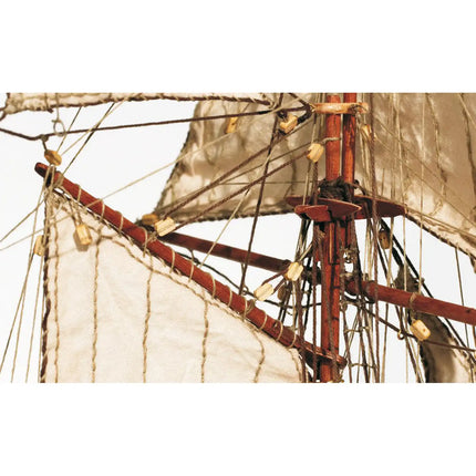 https://cdn.shopify.com/s/files/1/0622/6942/3871/files/OcCre_Maqueta_Barco_Madera_Albatros_hilos.webp?v=1774353606