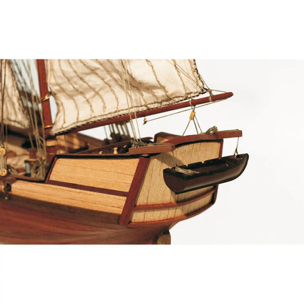 https://cdn.shopify.com/s/files/1/0622/6942/3871/files/OcCre_Maqueta_Barco_Madera_Albatros_popa_30cdadbd-0f3f-4990-983c-d49fd814339f.webp?v=1774353355