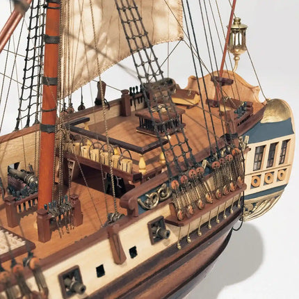https://cdn.shopify.com/s/files/1/0622/6942/3871/products/OcCre_Maqueta_Barco_Madera_Candelaria_cubierta_popa.webp?v=1740764077