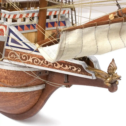 https://cdn.shopify.com/s/files/1/0622/6942/3871/products/OcCre_Maqueta_Barco_Madera_HMS_Revenge_Mascaron.webp?v=1761674117