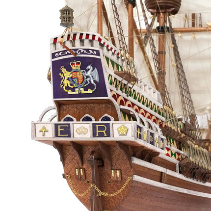 https://cdn.shopify.com/s/files/1/0622/6942/3871/products/OcCre_Maqueta_Barco_Madera_HMS_Revenge_Popa.webp?v=1761674117