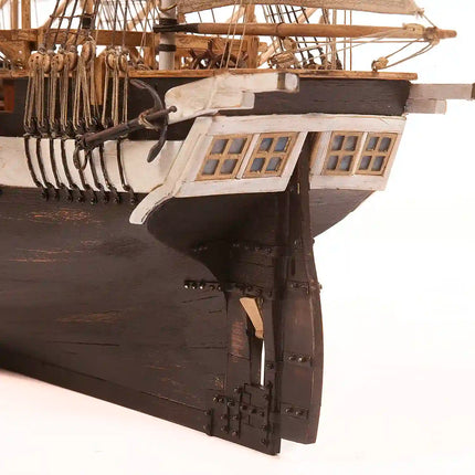 https://cdn.shopify.com/s/files/1/0622/6942/3871/products/OcCre_Maqueta_Barco_Madera_HMS_Terror_Popa.webp?v=1761673337