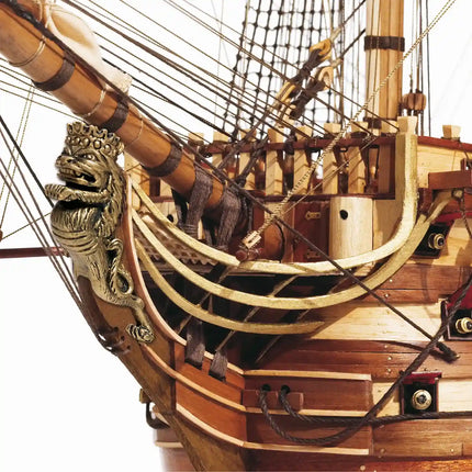 https://cdn.shopify.com/s/files/1/0622/6942/3871/products/OcCre_Maqueta_Barco_Madera_Santisima_Trinidad_Mascaron.webp?v=1740764149