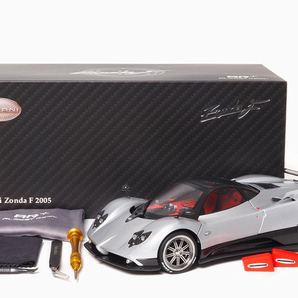 https://www.mydiecastcars.com/wp-content/uploads/2022/09/Pagani-zonda-f-street-almost-real-4.jpg