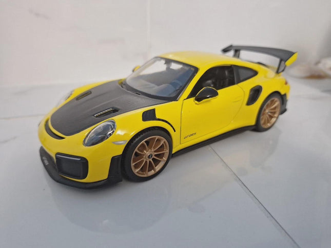 Porsche 911 GT2 RS 1:24 Assembly Model Kit Maisto Build Your Own Diecast Car Moving Parts