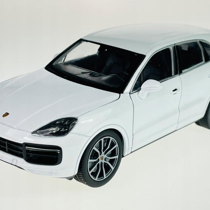 Porsche Cayenne Turbo 2018 Carrara White Metallic Welly 1:24 24092W Diecast Model with Custom Plates