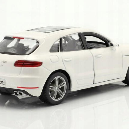 Porsche Macan 1:24 Bburago Diecast Model SUV White with Custom Plates