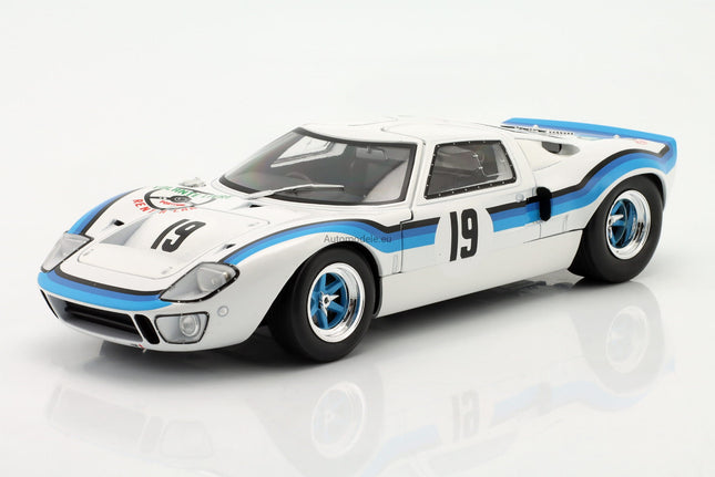 https://automodele.eu/environment/cache/images/productGfx_730654_0_0/S1803006-Ford-GT40-MK-I-MK1-19-Marta-Winner-Angola-Championship-1973-Solido-118.jpg